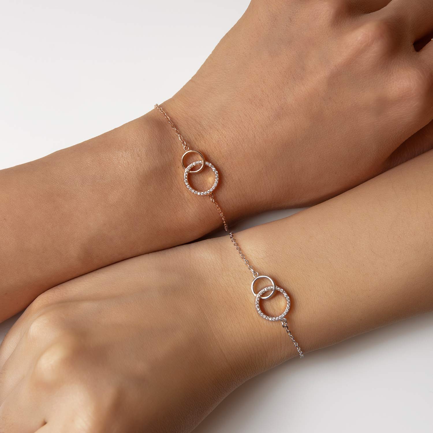 A+O Friendship Necklace - Interlocking Circles Pendant Necklace in Silver, Rose Gold, Gold - Image 3
